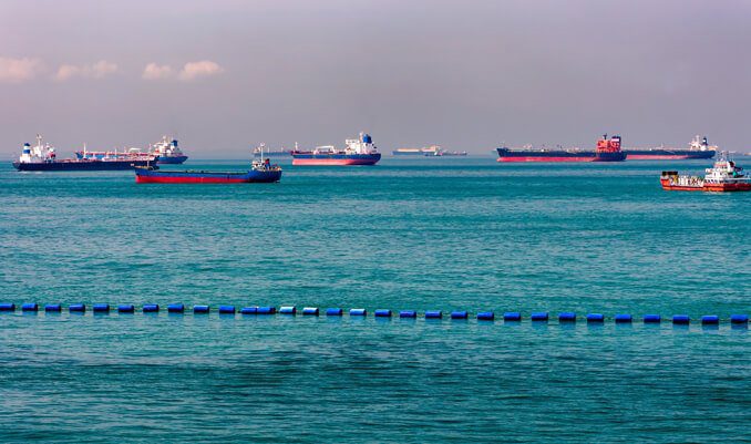Shipping still largely paralyzed by lack of deal on reopening Straits of Hormuz